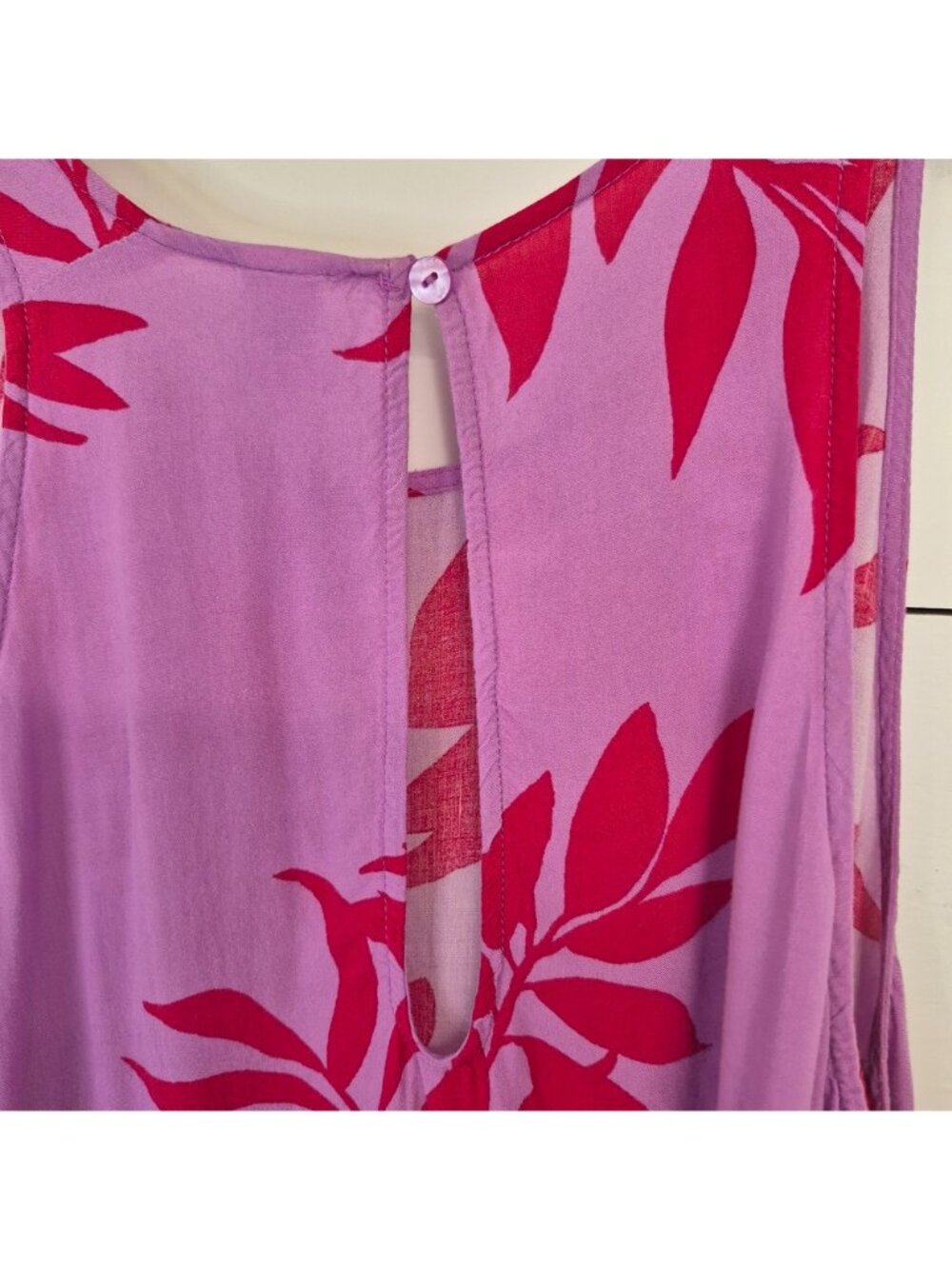 Old Navy Women's Floral Print Pink & Red Sleeveless Top Size L - Picture 3 of 8